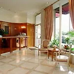Hotel Fertel Maillot Parigi