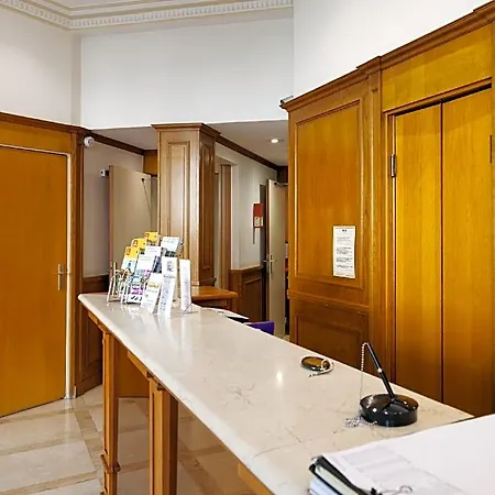 Hotel Fertel Maillot Parijs