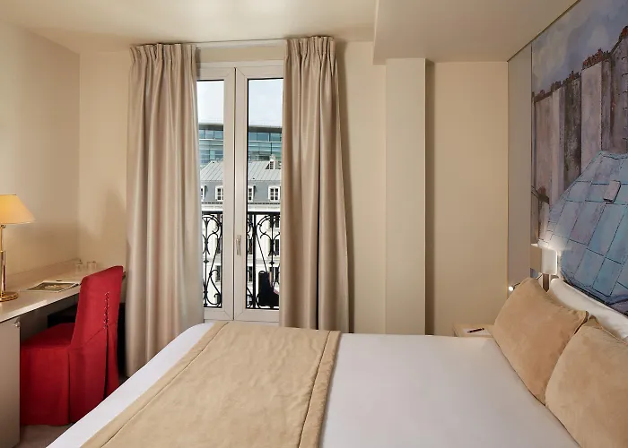 Fertel Maillot Hotel 3*